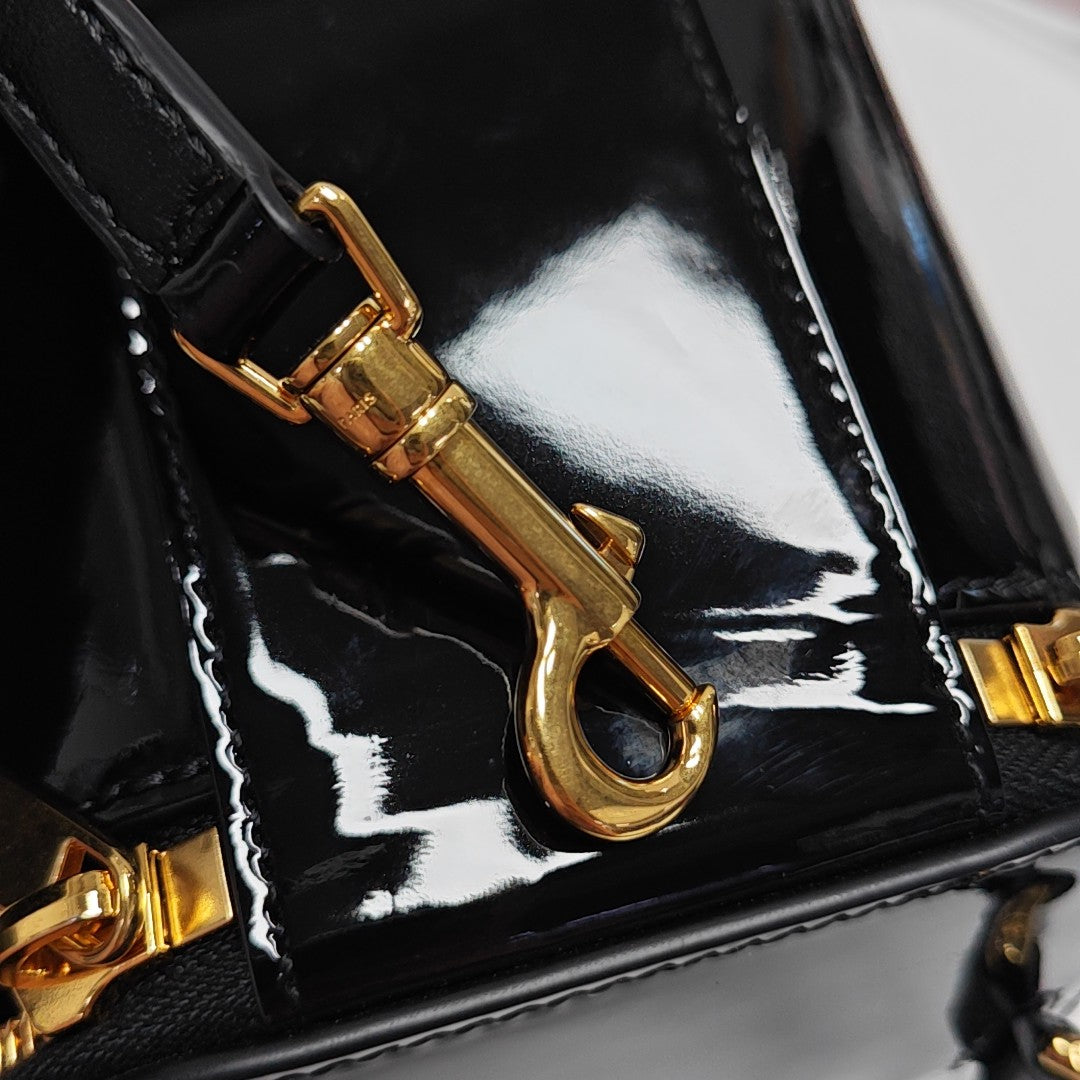 Authenticated pre-owned  TRIOMPHE Patent Leather Black - Bucket Bag at Looply