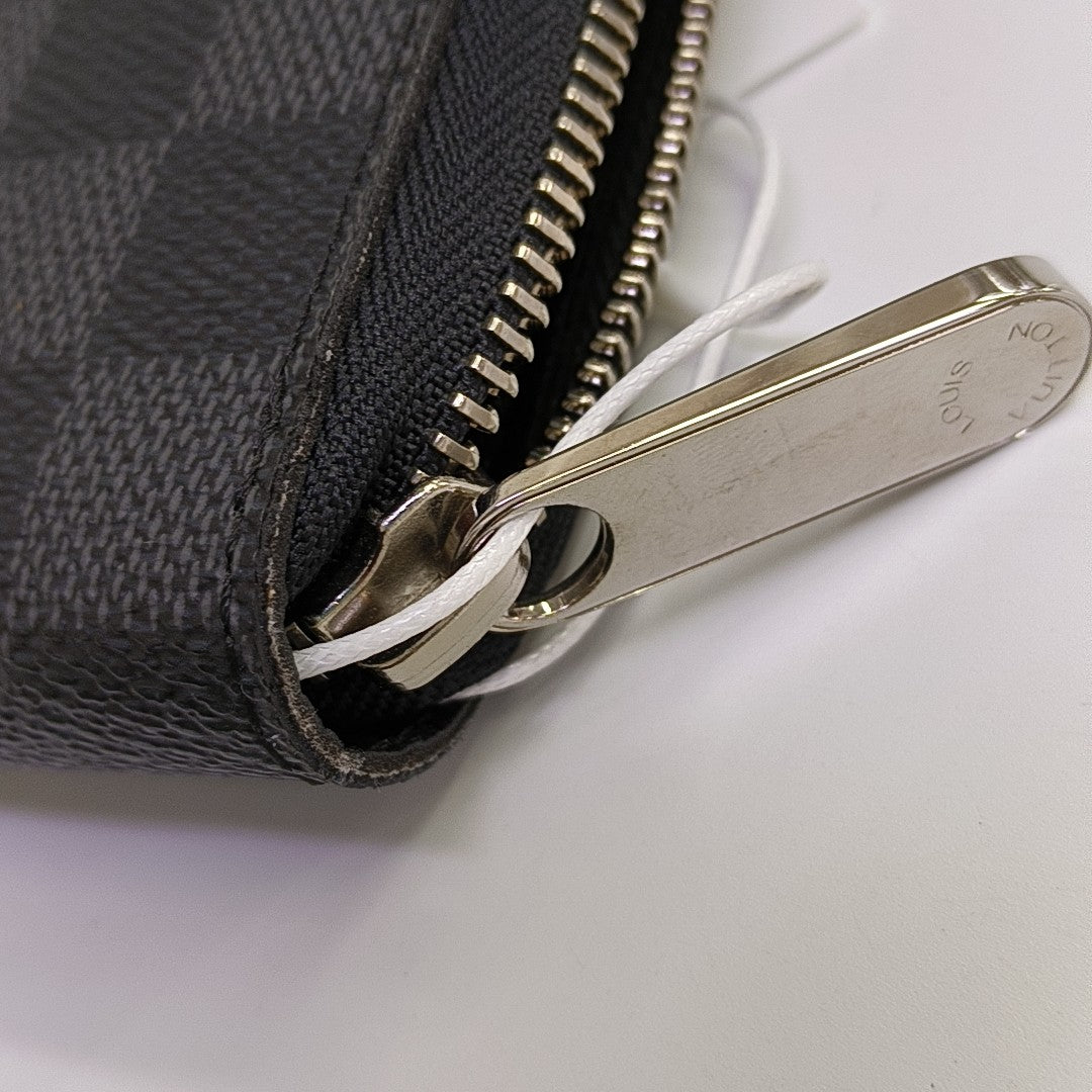 ZIPPY Damier Graphite Coated Canvas Gray Wallet