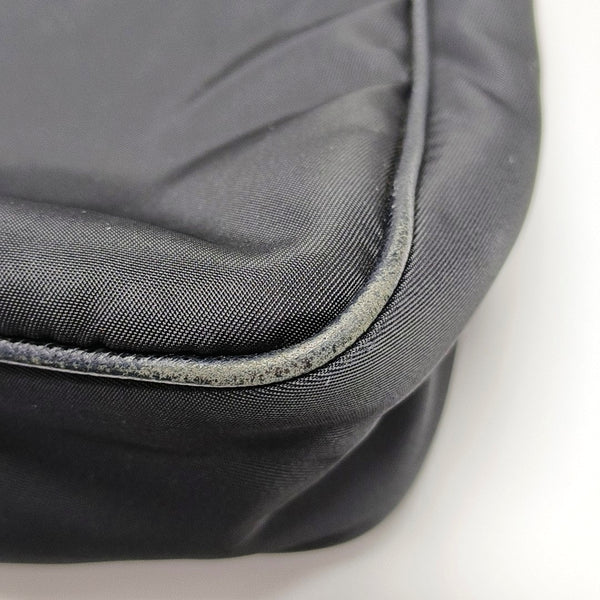 Authenticated pre-owned  Re-Edition2005 Nylon Black - Crossbody Bag at Looply