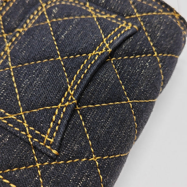 Authenticated pre-owned  CLASSIC FLAP Quilted Denim Black - Shoulder Bag at Looply