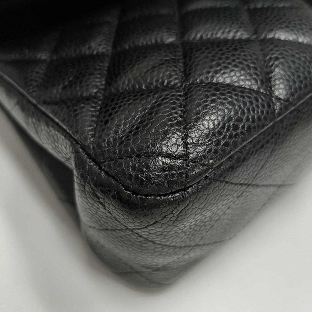 CLASSIC FLAP Medium Quilted Grained Calfskin Black