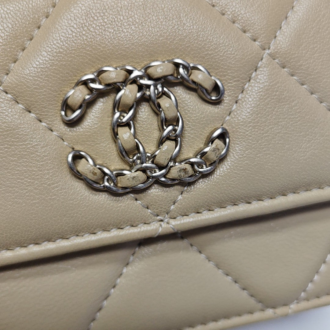 Authenticated pre-owned  CHANEL 19 Quilted Lambskin Beige - Shoulder Bag at Looply