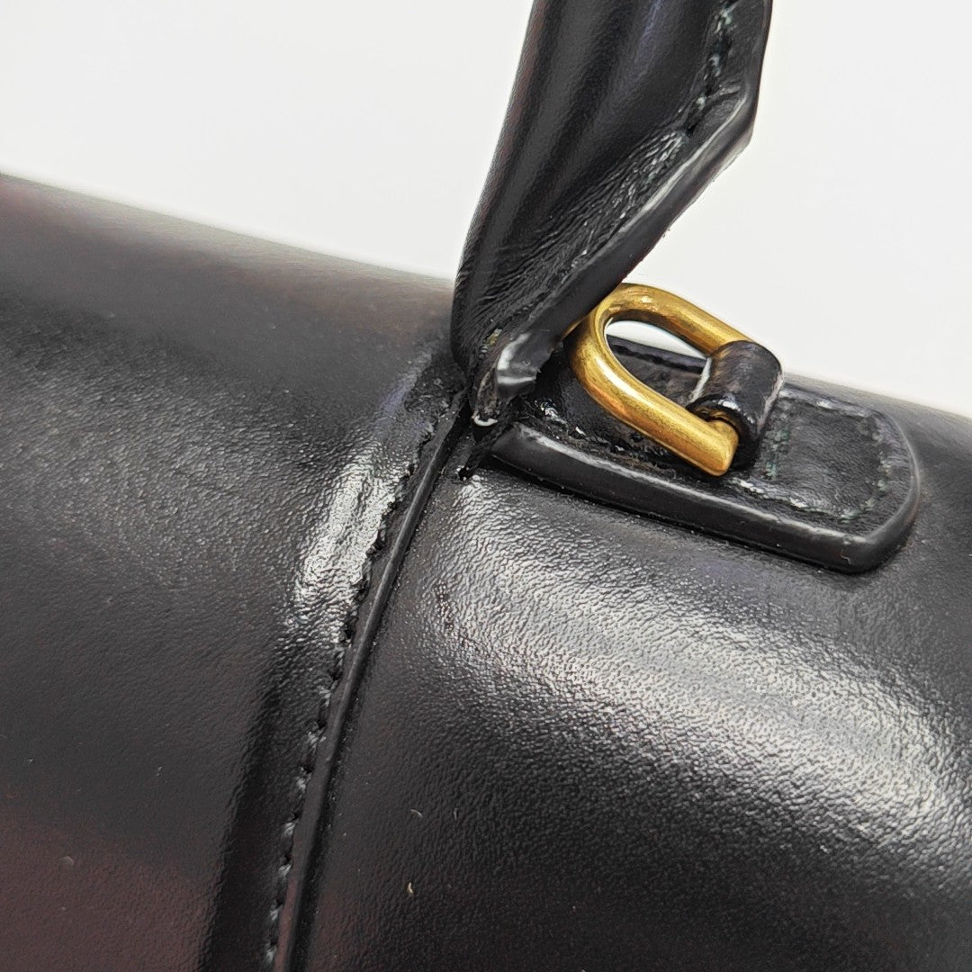 Hourglass Small Calfskin Black