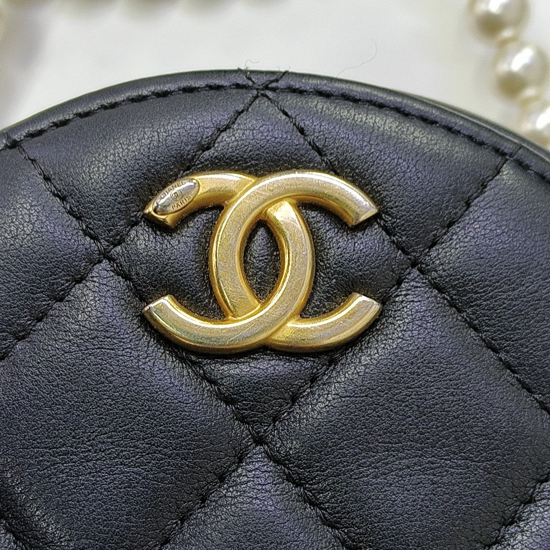 ROUND Mini Quilted Calfskin Black