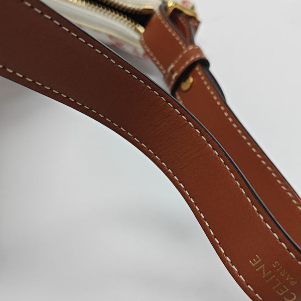 AVA Medium Coated Canvas Red