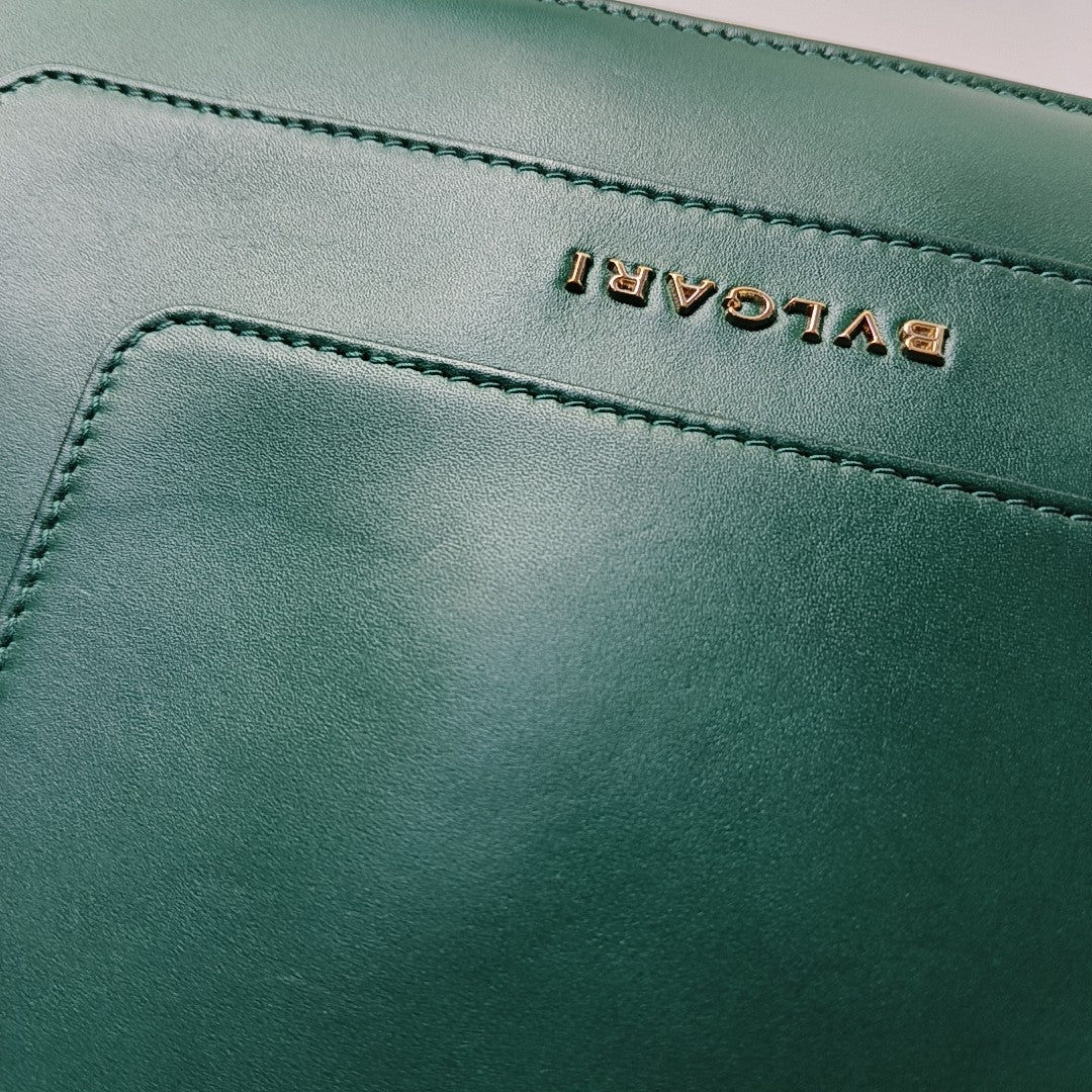 SERPENTI FOREVER Medium Calfskin Green