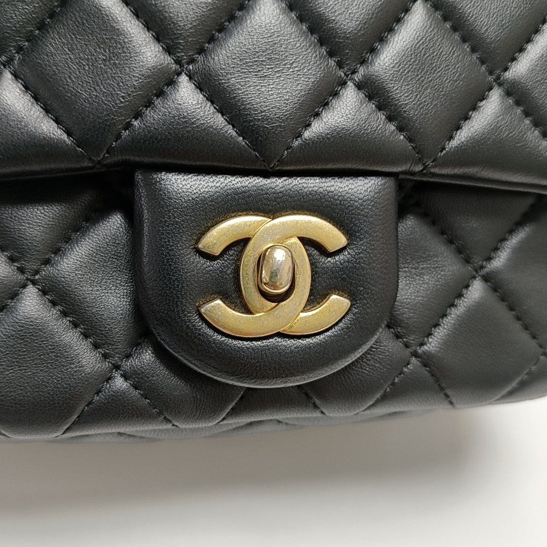 CLASSIC FLAP Mini Quilted Lambskin Black