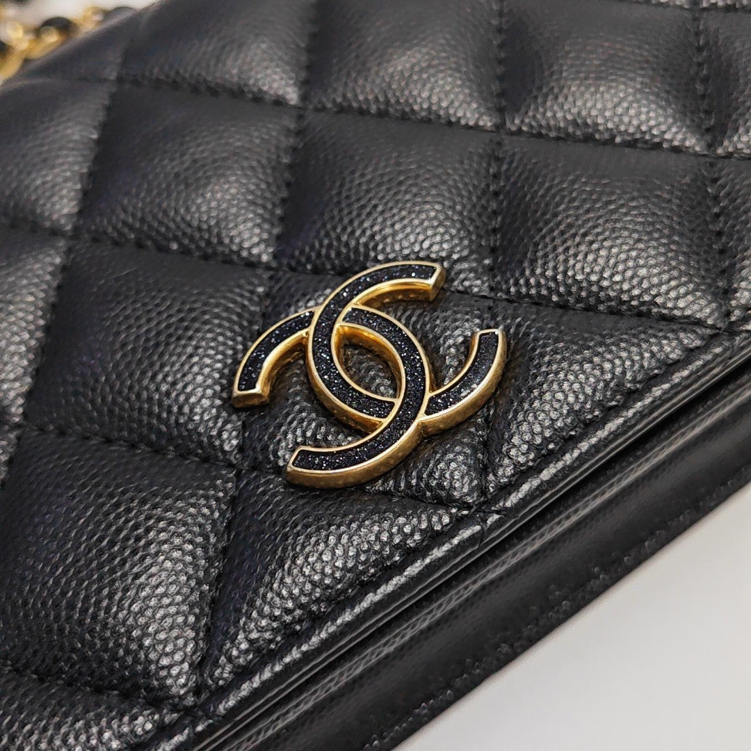 Quilted Grained Calfskin Shoulder Bag Black
