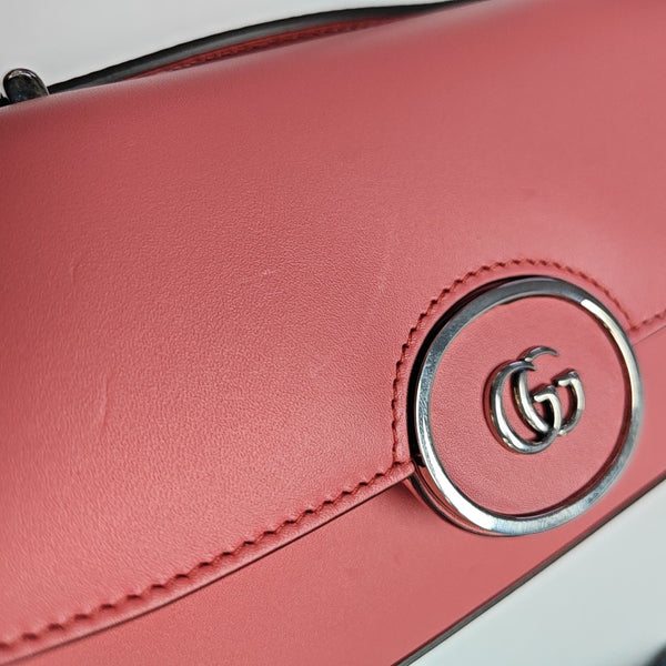 Authenticated pre-owned  GG Marmont Mini Calfskin Red - Shoulder Bag at Looply