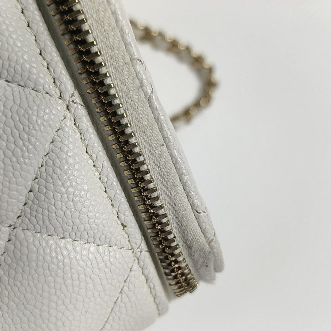 VANITY CASE Medium Quilted Grained Calfskin White