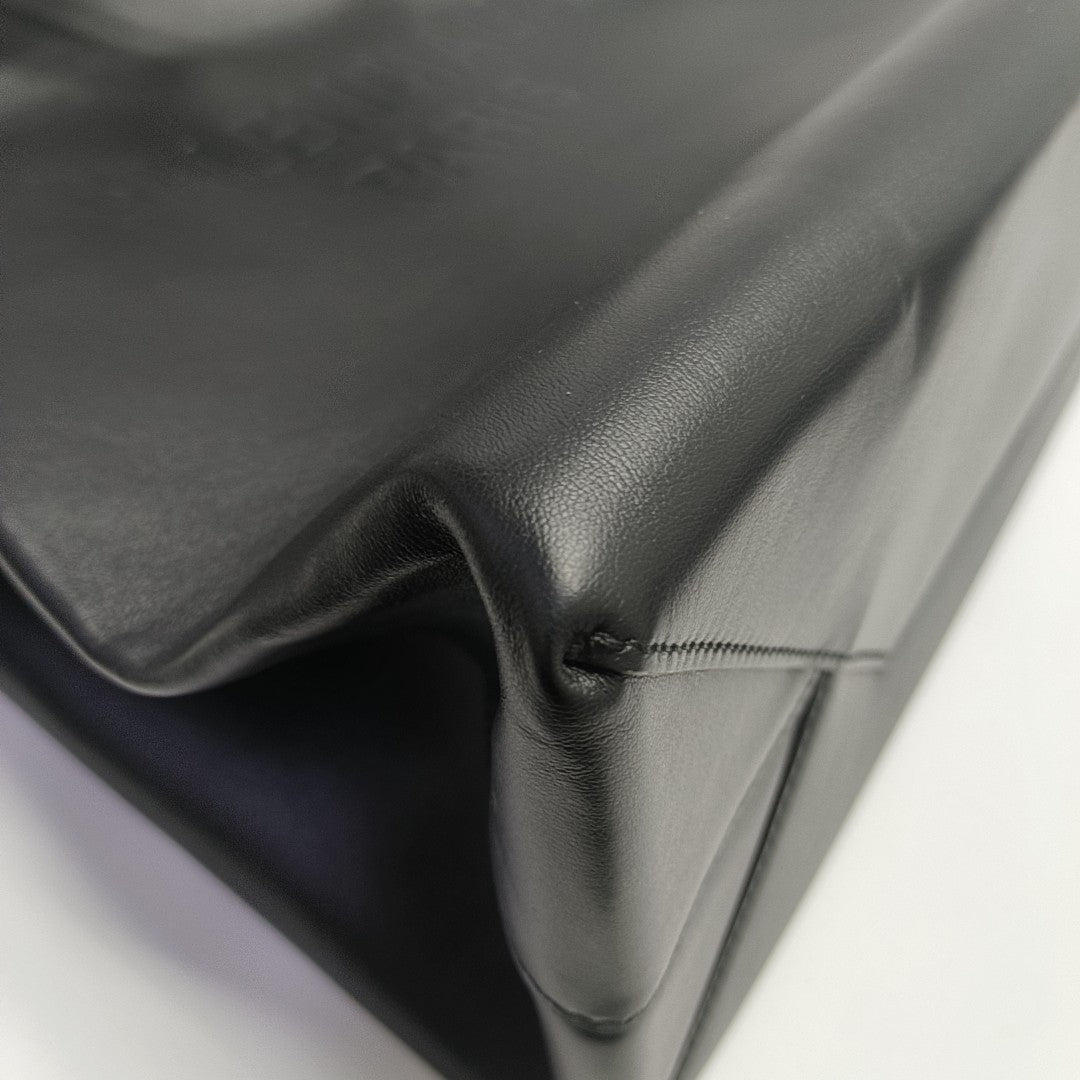 DUTY FREE North-South Calfskin Black