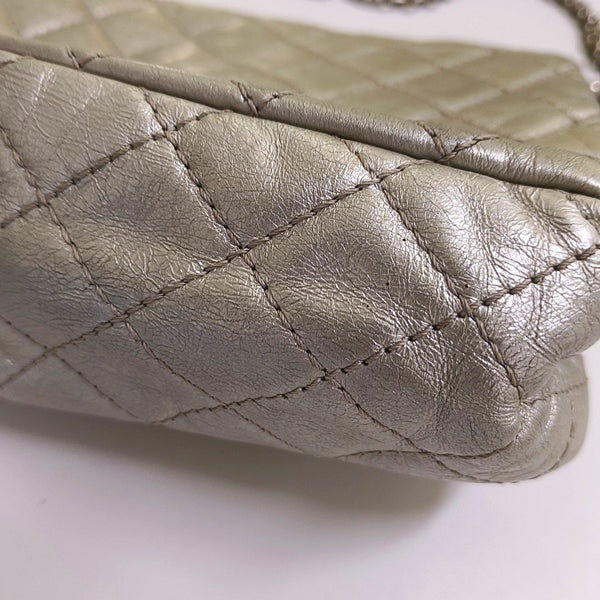 Authenticated pre-owned  2.55 225 (small) Quilted Calfskin Silver - Crossbody Bag at Looply