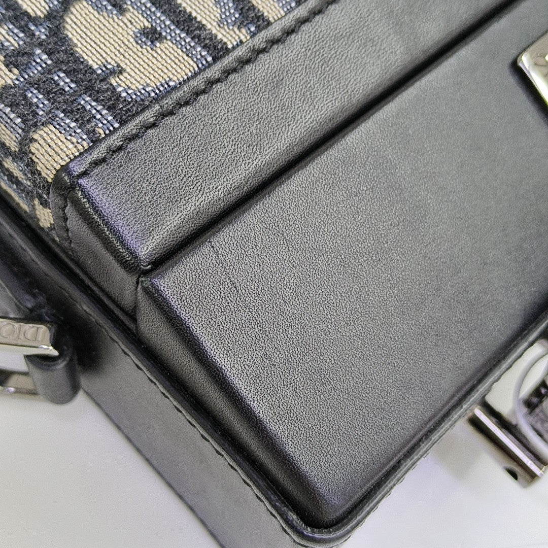 Lock Oblique Canvas Blue