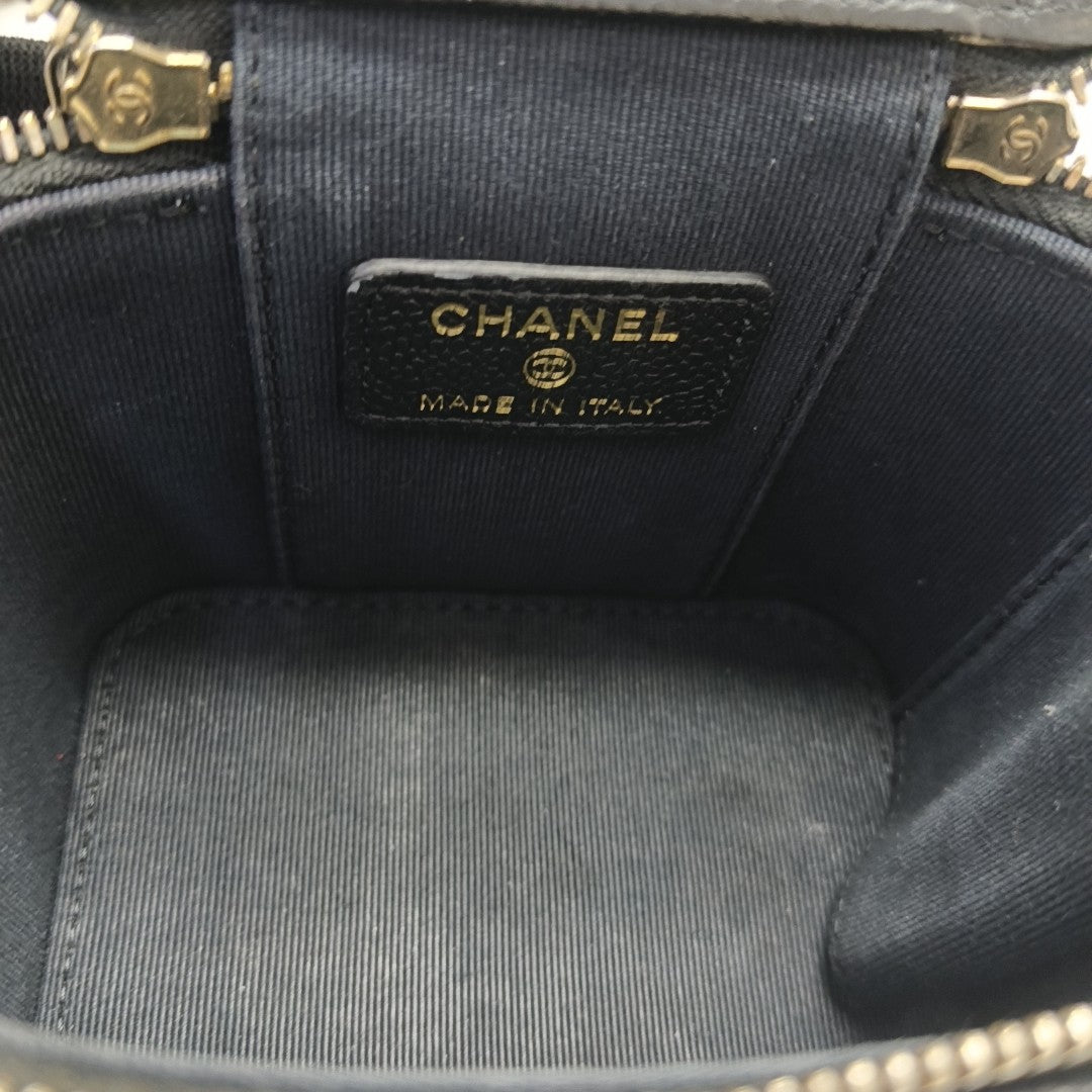 VANITY CASE Mini Quilted Grained Calfskin Black