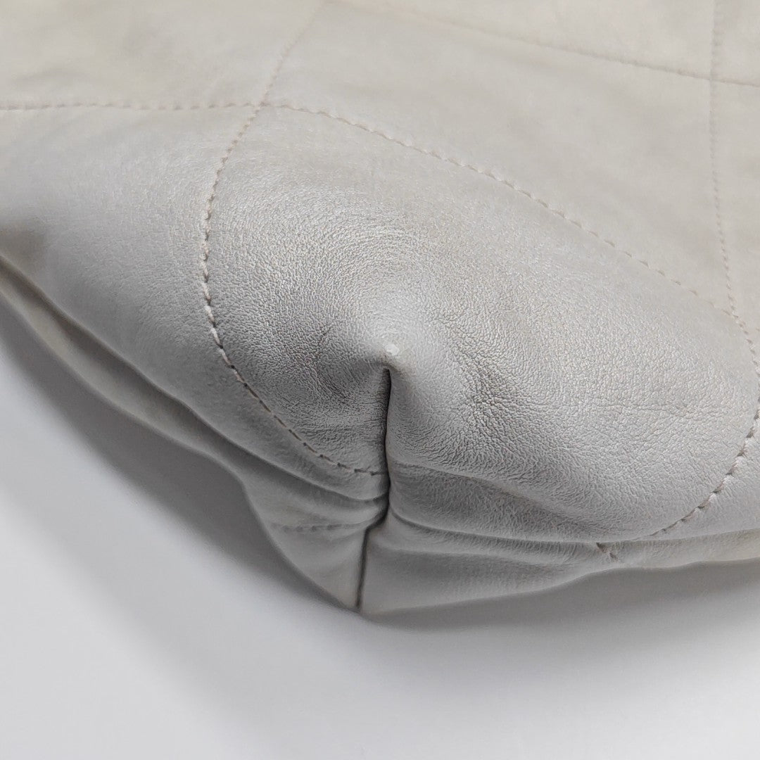 CHANEL 22 Medium Quilted Calfskin White