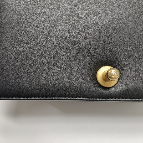 Authenticated pre-owned  BOY CHANEL Small Quilted Calfskin Black - Shoulder Bag at Looply