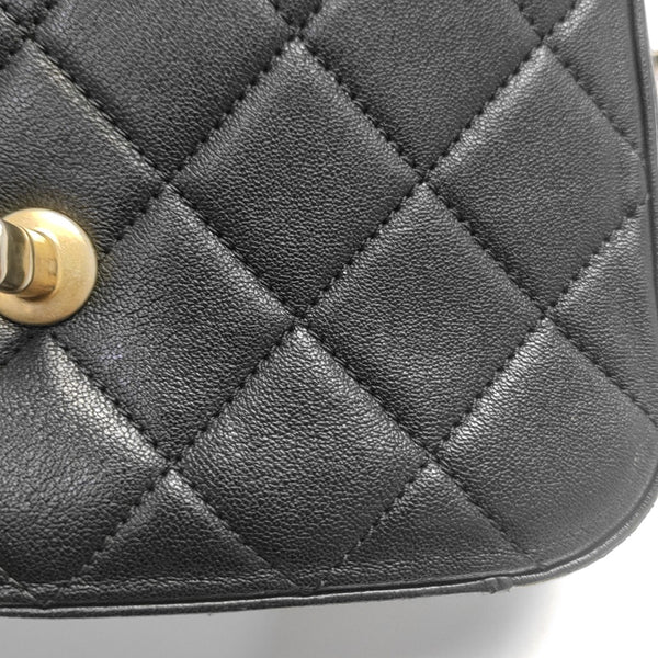 CHAIN INFINITY TOP HANDLE Quilted Lambskin Black