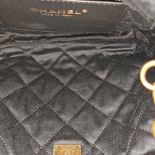 CHANEL 22 Mini Quilted Calfskin Black