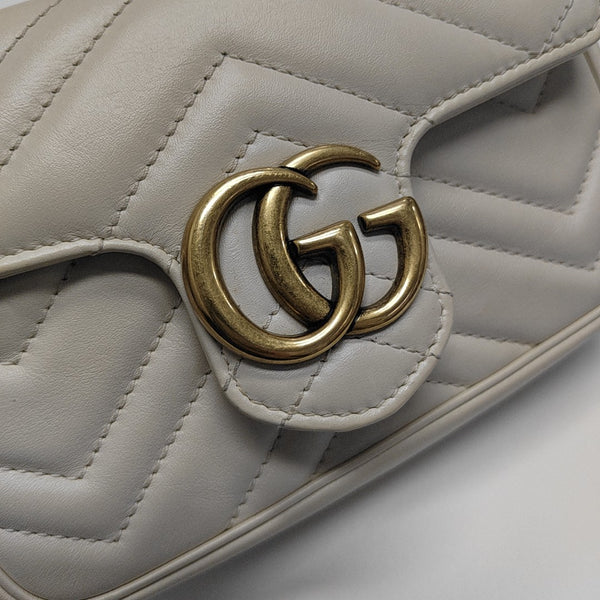 GG Marmont Mini Piel de Becerro Acolchada Blanca
