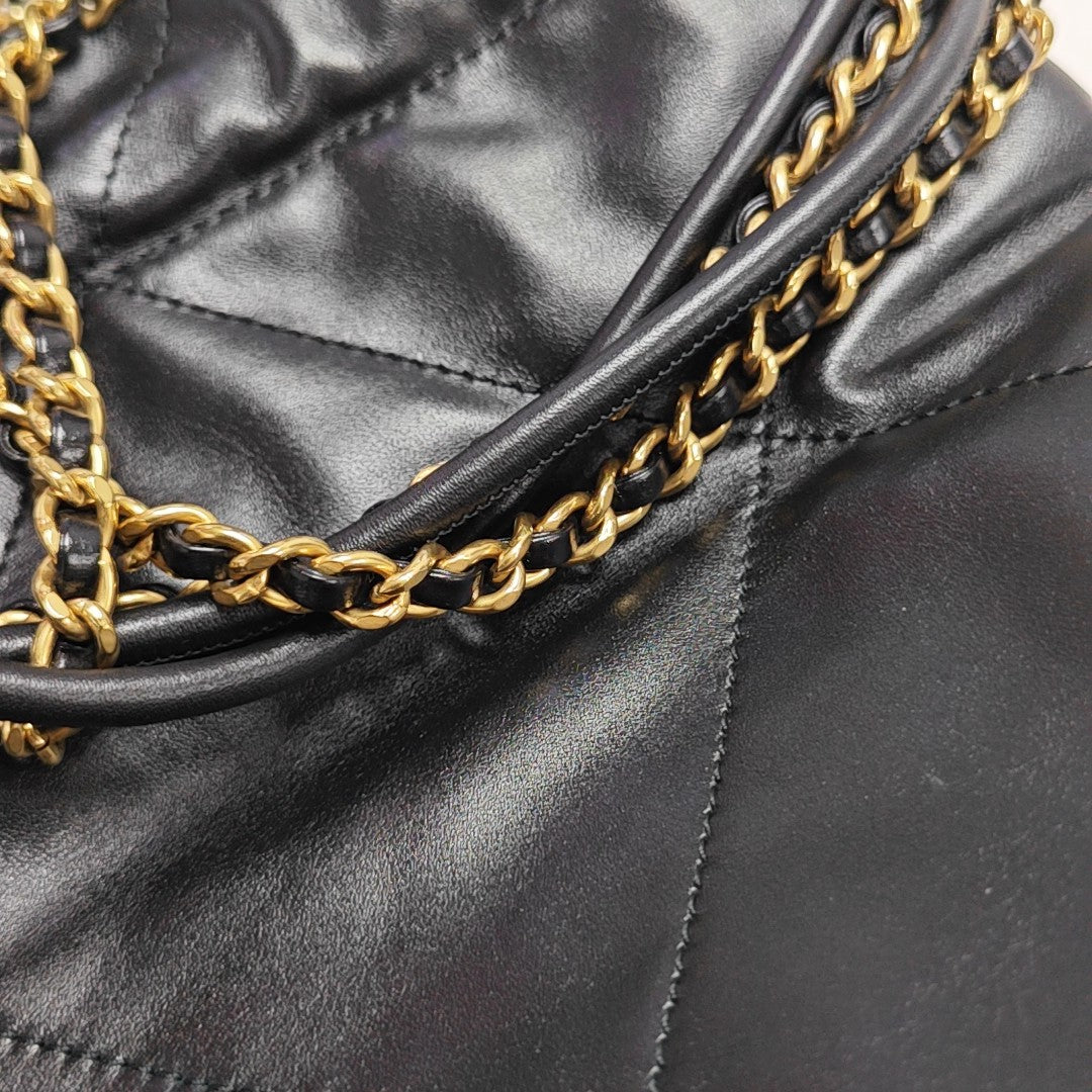 CHANEL 22 Mini Quilted Calfskin Black