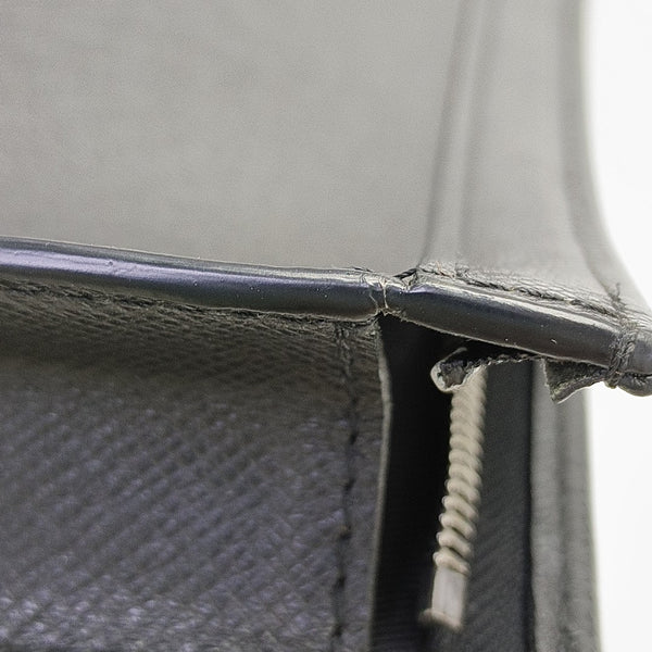 Pochette Voyag MM Calfskin Black