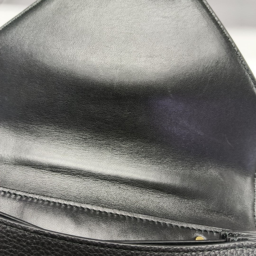 Mount Calfskin Black
