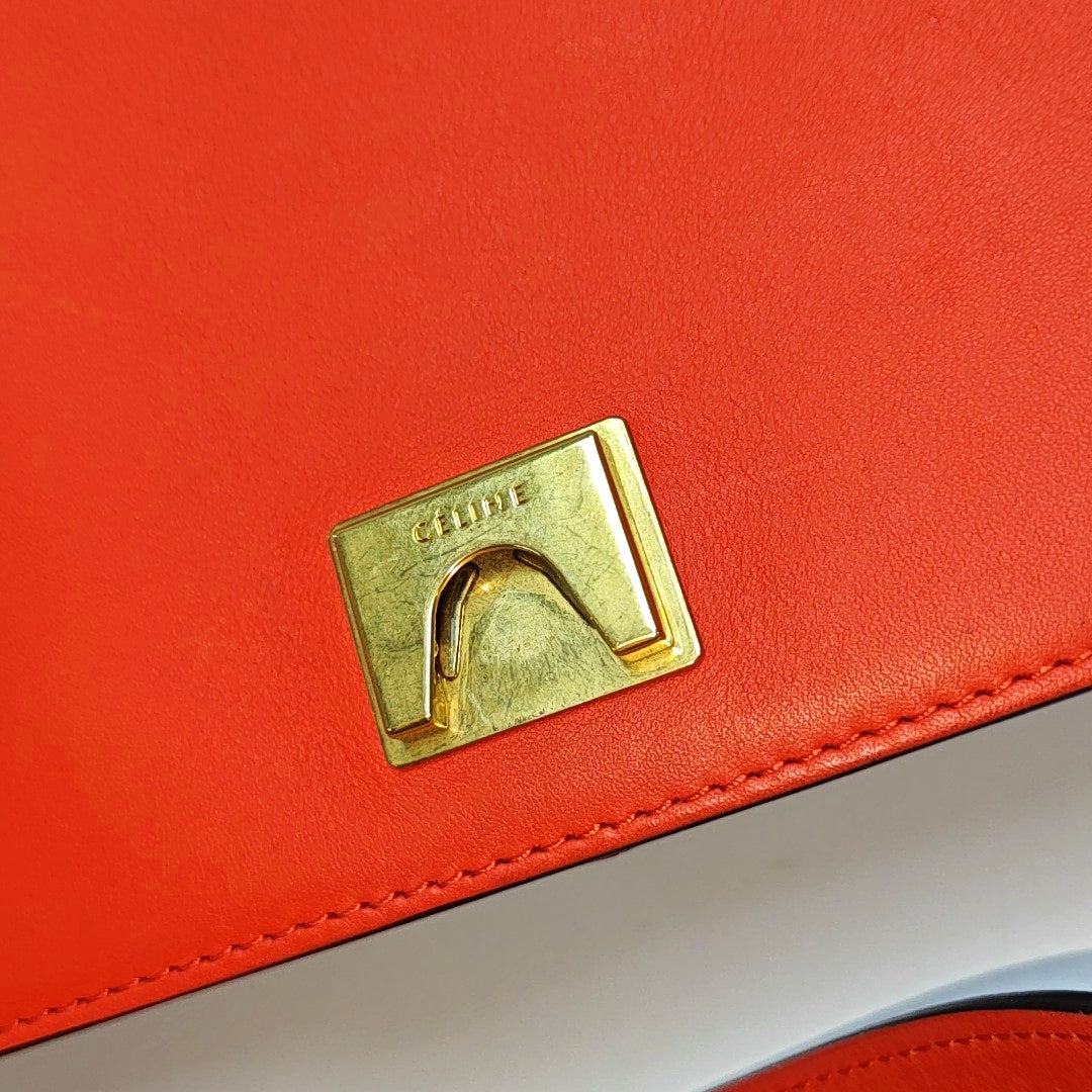Authenticated pre-owned  FRAME Medium Calfskin Red - Shoulder Bag at Looply