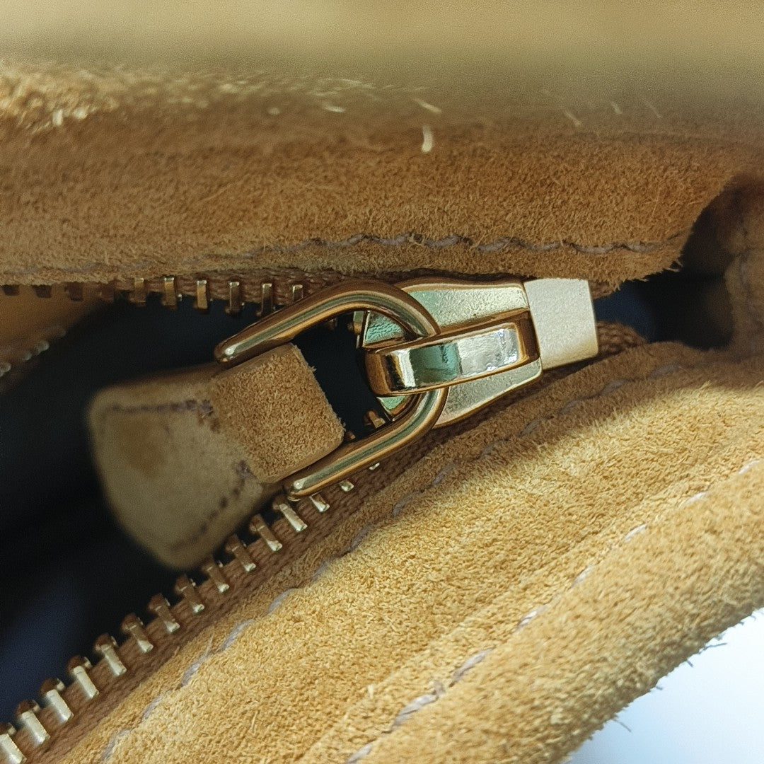 Aventure Suede Yellow