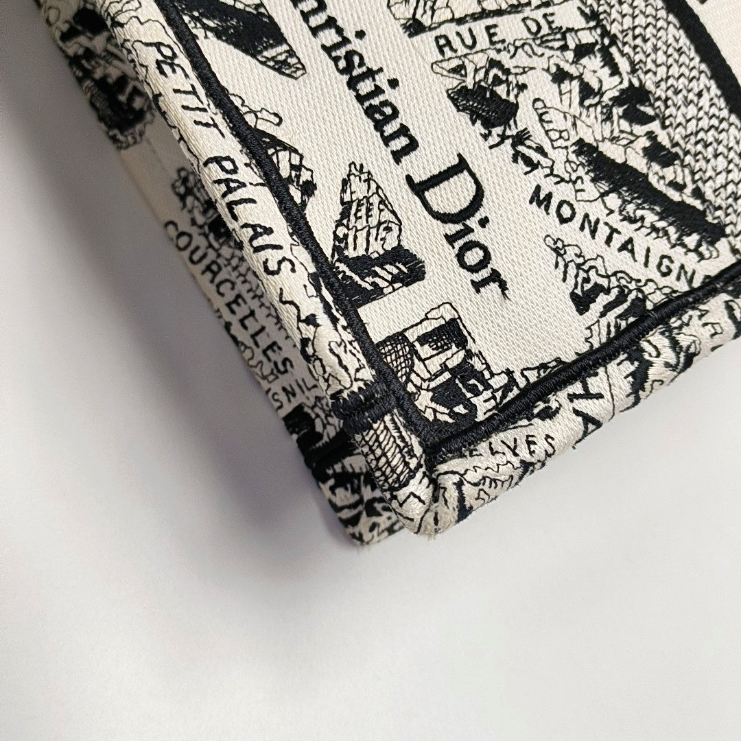 Book Tote Medium Canvas White
