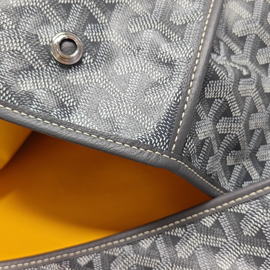 Saint Léger Coated Canvas Gray