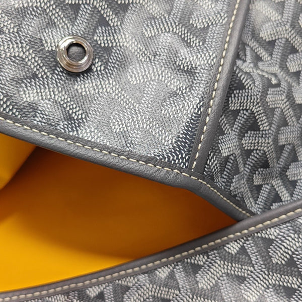 Saint Léger Coated Canvas Gray