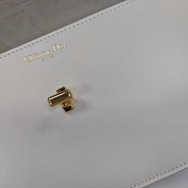 Bobby Medium Calfskin White
