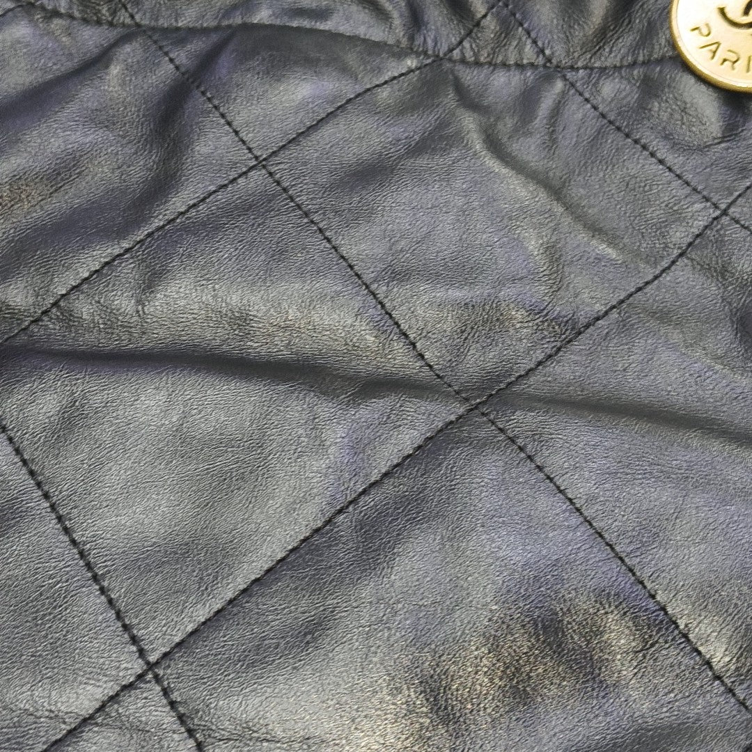 CHANEL 22 Small Quilted Calfskin Black
