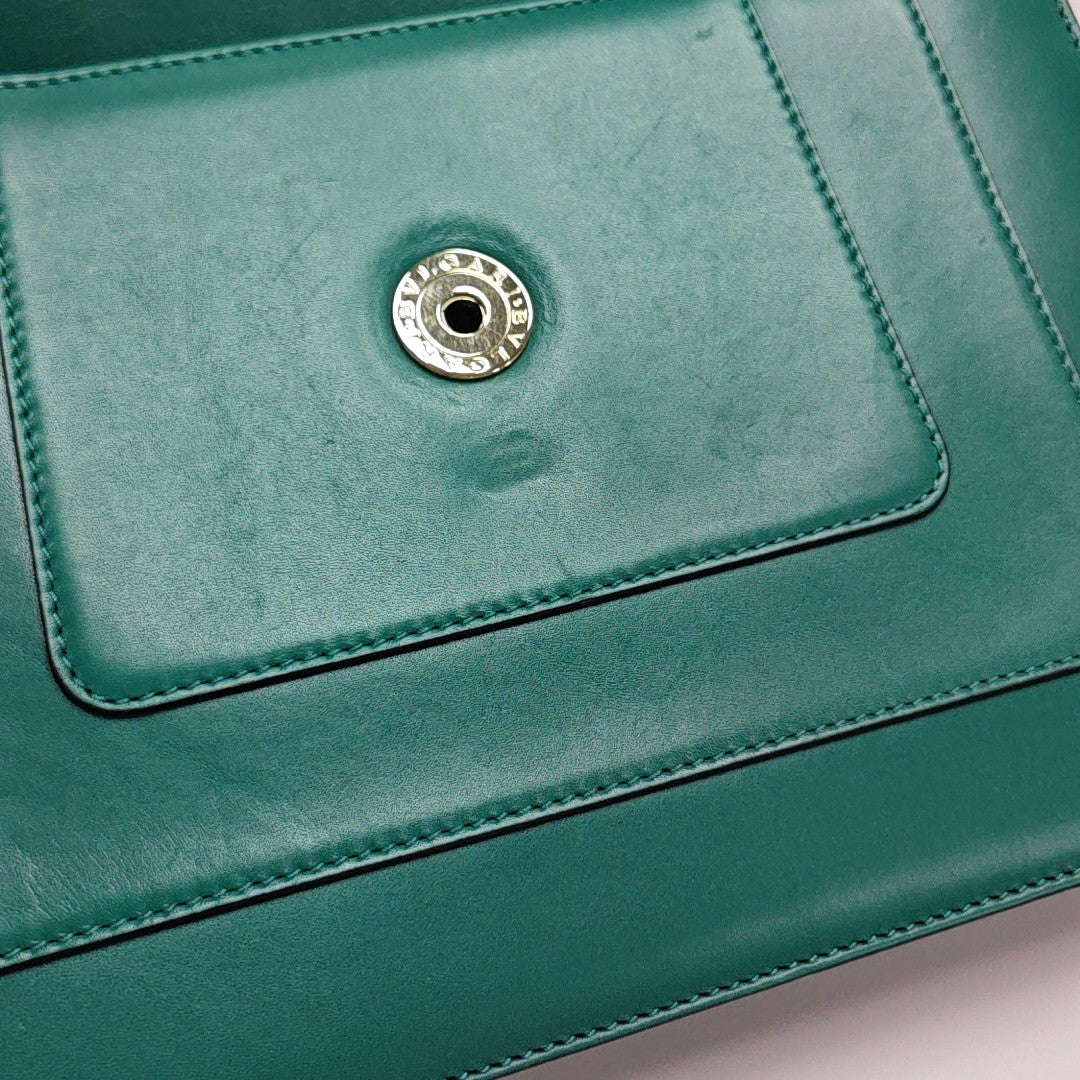 SERPENTI FOREVER Medium Calfskin Green