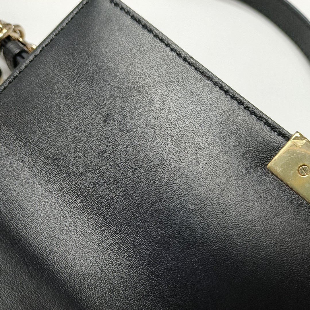 30 Montaigne Calfskin Black
