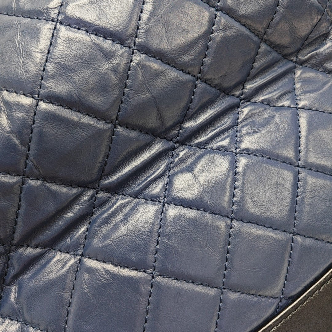 GABRIELLE Medium Quilted Calfskin Blue