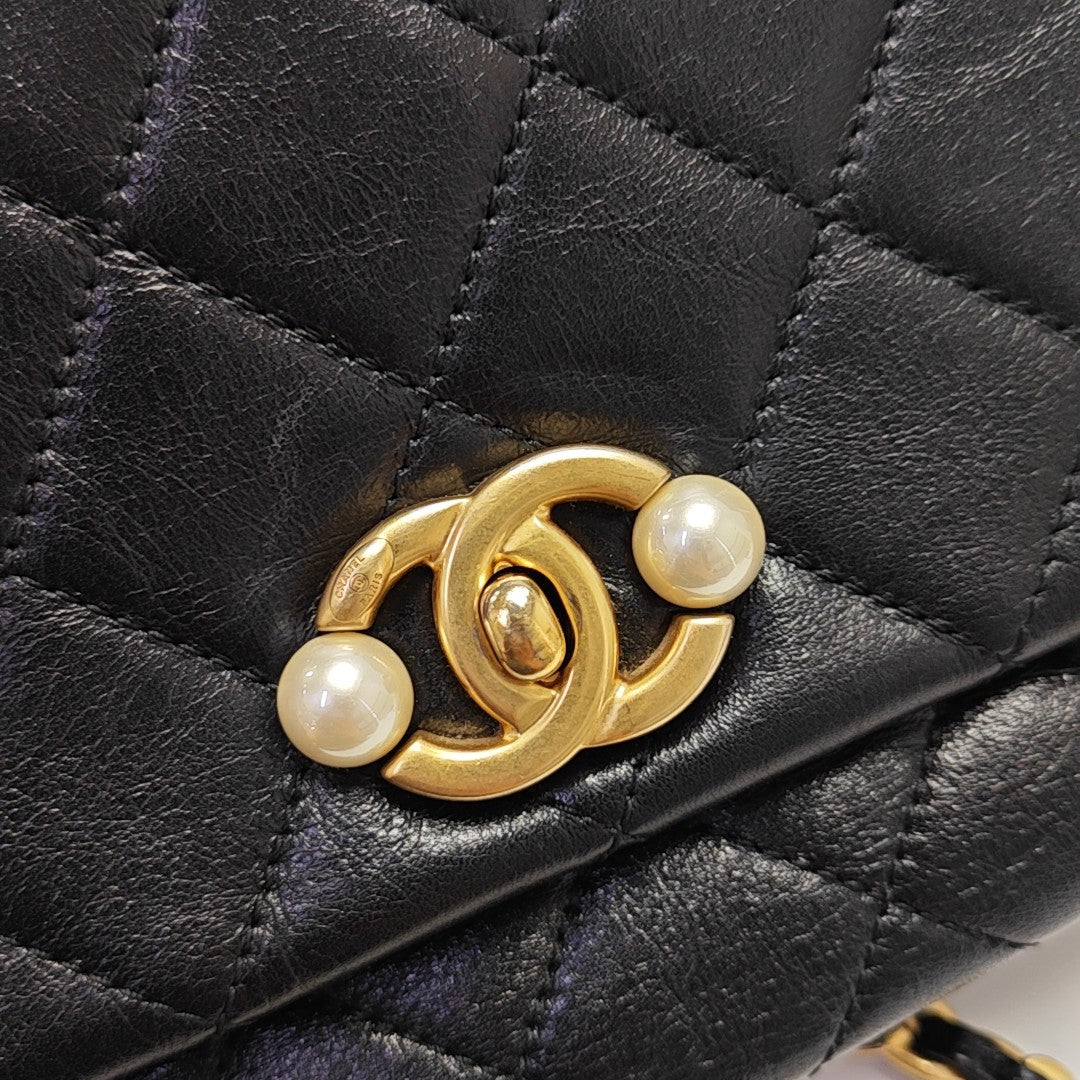 Quilted Calfskin Shoulder Bag Black