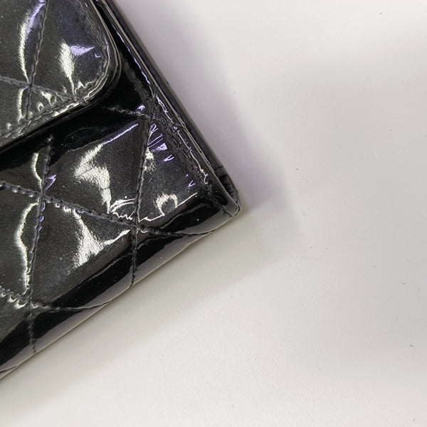 CLASSIC FLAP Mini Quilted Patent Leather Black Wallet