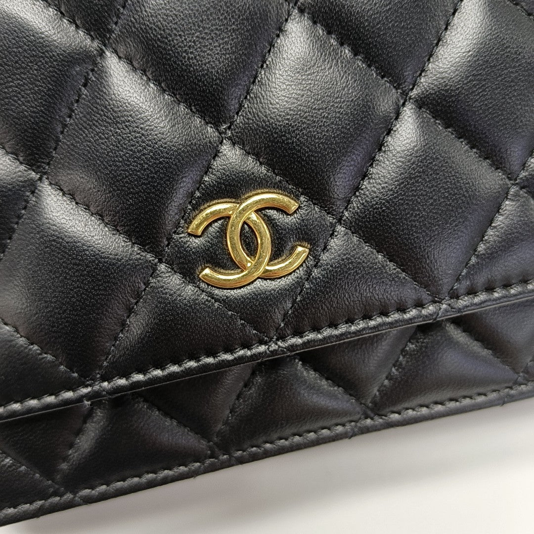 Quilted Lambskin Shoulder Bag Black