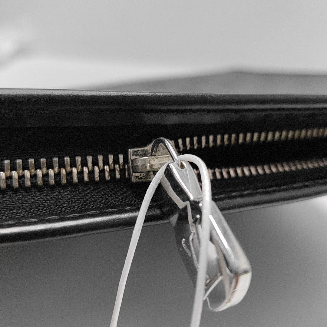 Pochette Voyag MM Damier Graphite Coated Canvas Gray