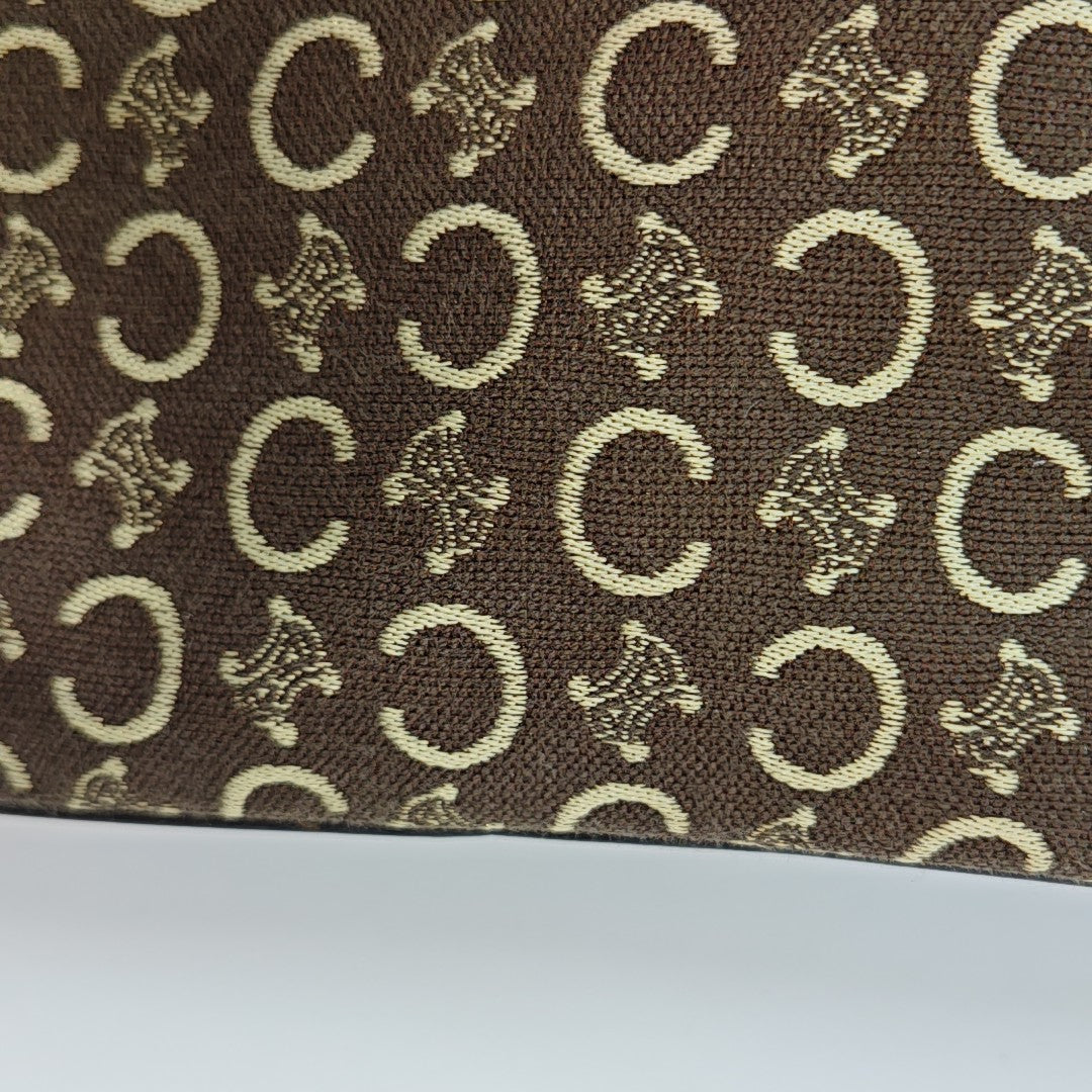 Canvas Brown