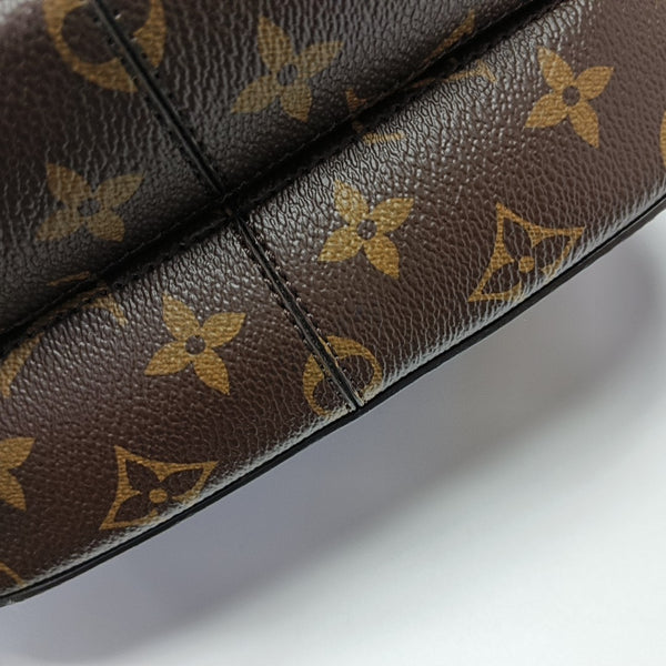 CHAIN IT PM Monogram Coated Canvas Black