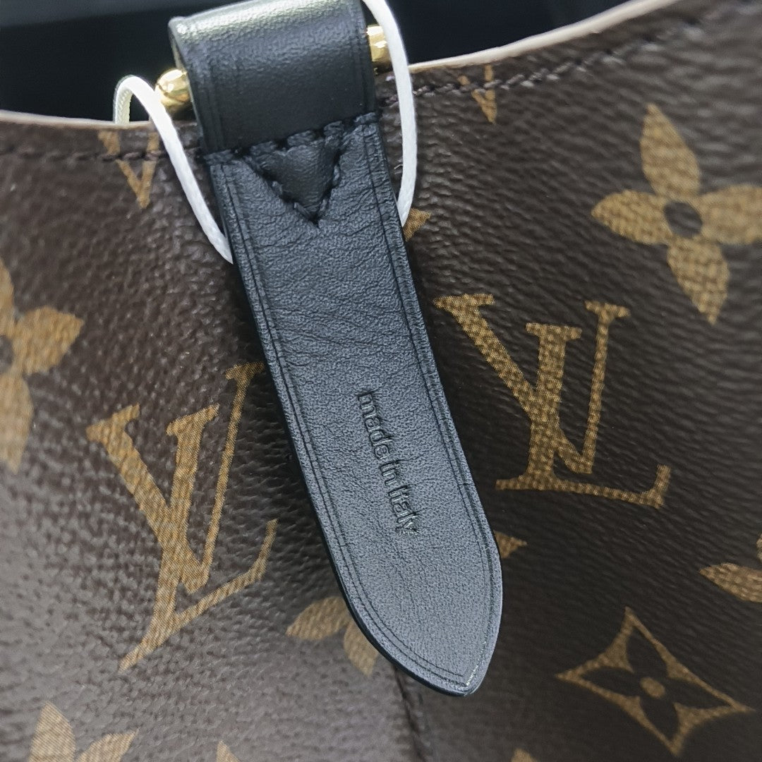 NÉONOÉ MM Monogram Coated Canvas Brown