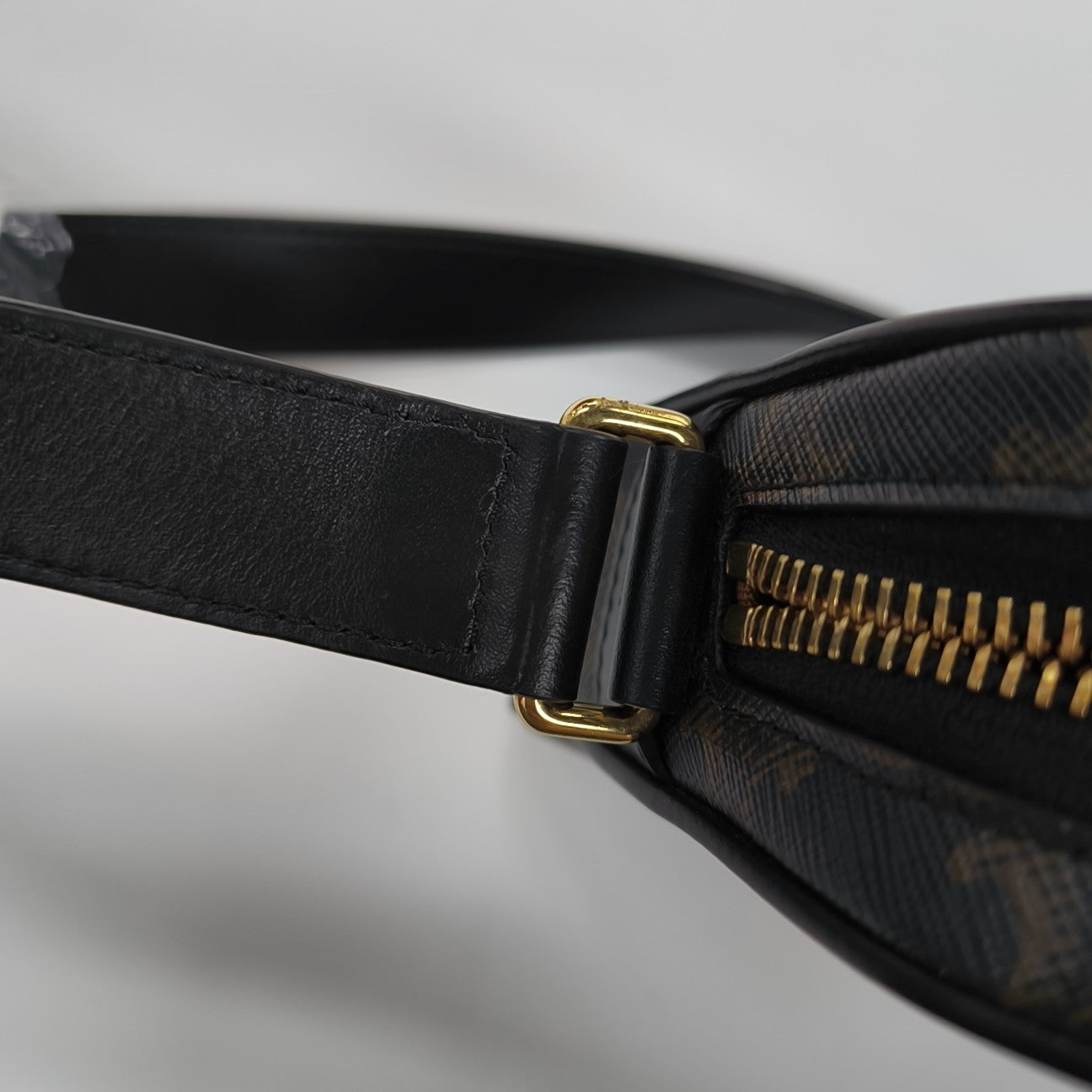 TRIOMPHE Medium Coated Canvas Black