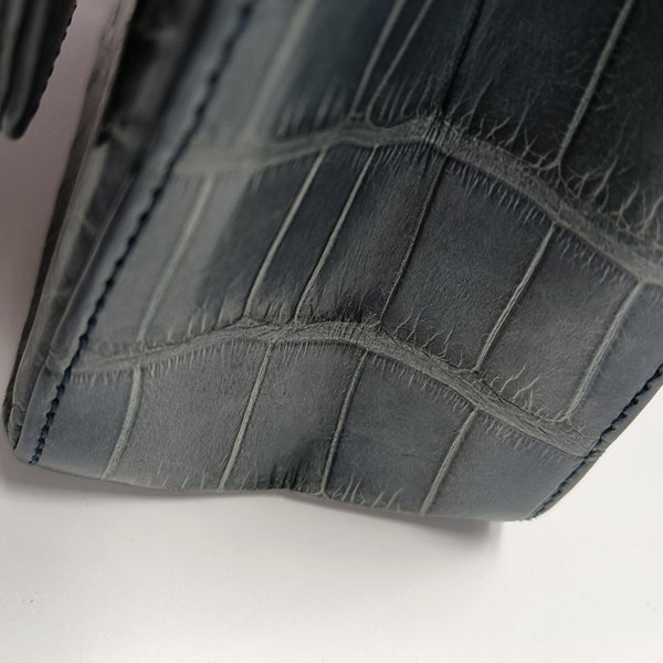 2.55 227 (jumbo) Crocodile Blue
