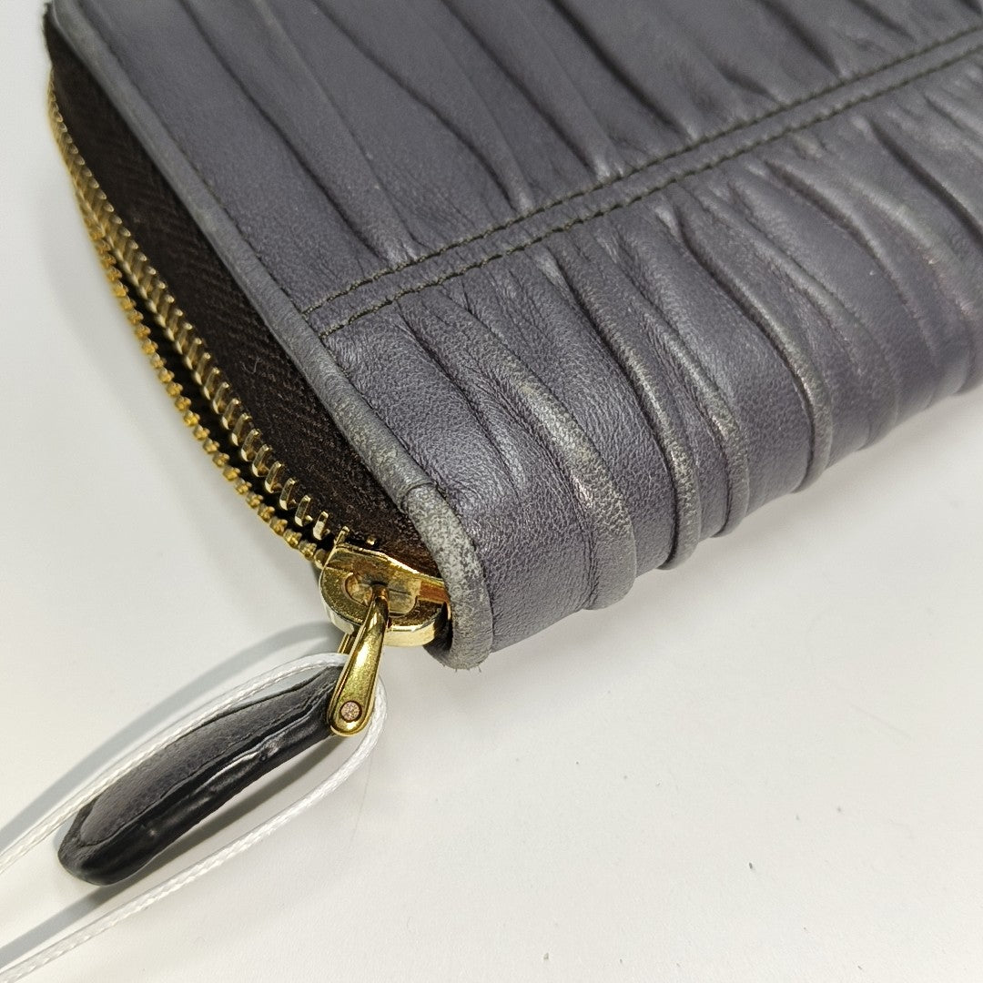 Fold Wallet Quilted Lambskin Gray Wallet