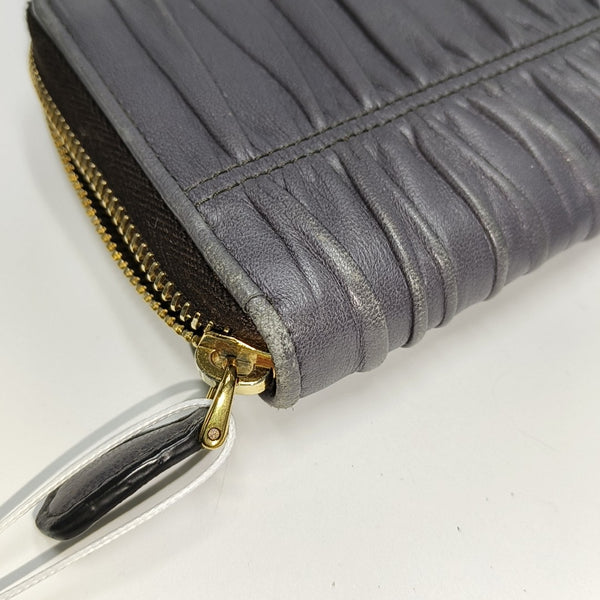 Fold Wallet Quilted Lambskin Gray Wallet