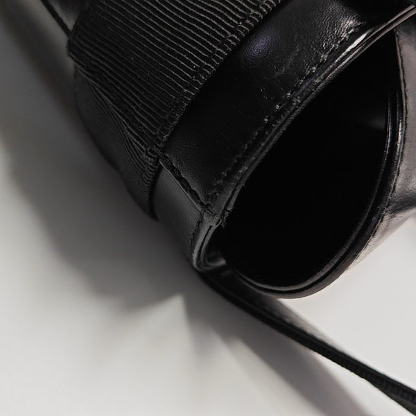 Vara Small Calfskin Black