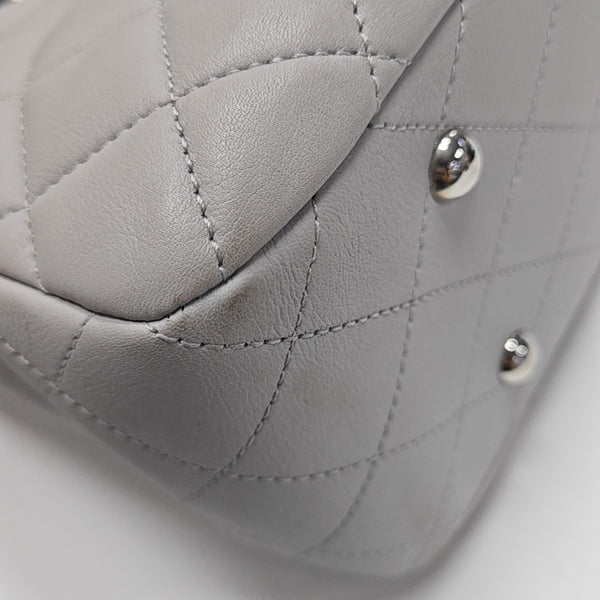 CLASSIC CC SHOPPING TOTE Large Quilted Calfskin Gray