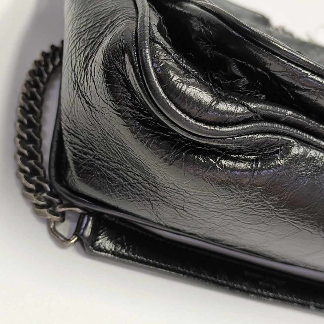 NIKI Medium Chevron Calfskin Black